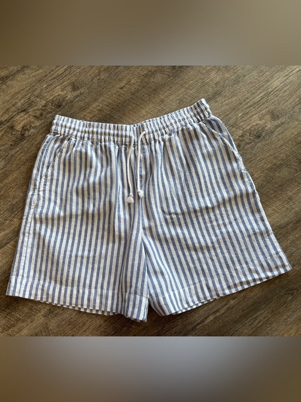 Beachlunchlounge Striped Drawstring Linen-Blend Shorts in Blue and White